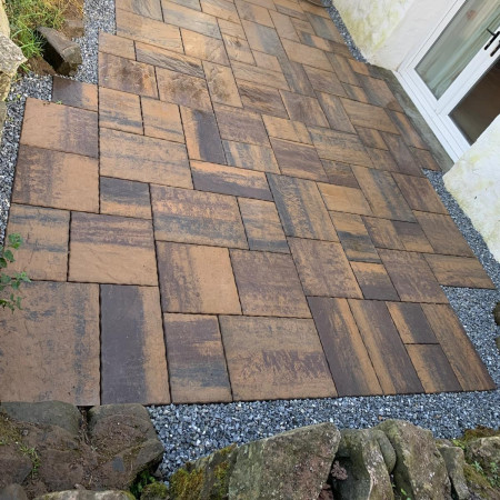 Patio with gravel surround