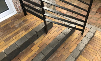 Monoblock steps and metal hand rail